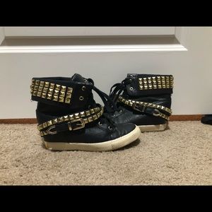 Heeled studded sneakers